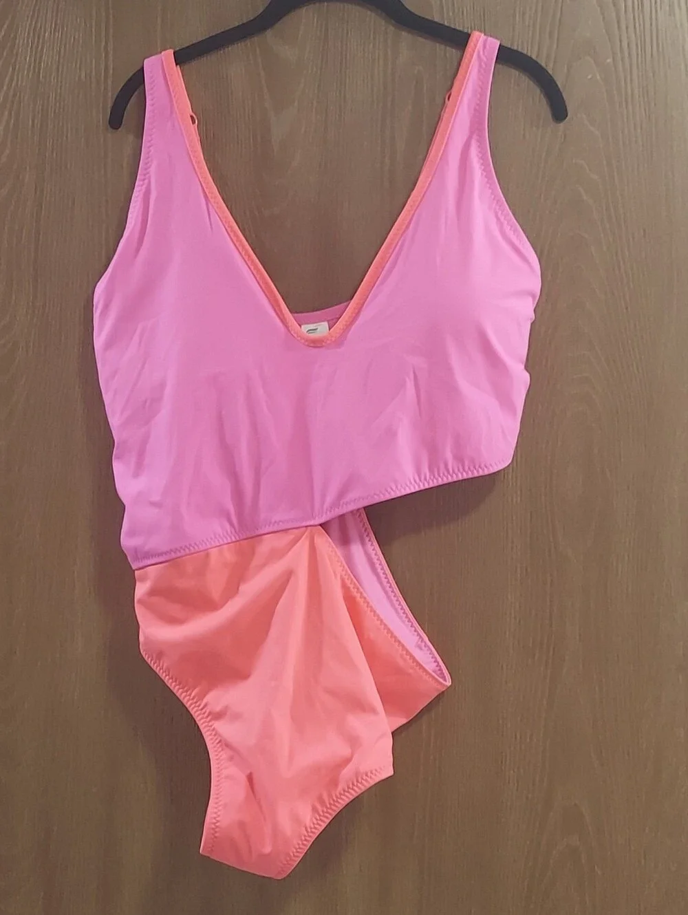 NWT Fabletics Seaside Cut Out One Piece  Pink and Coral Colorblock Swimsuit